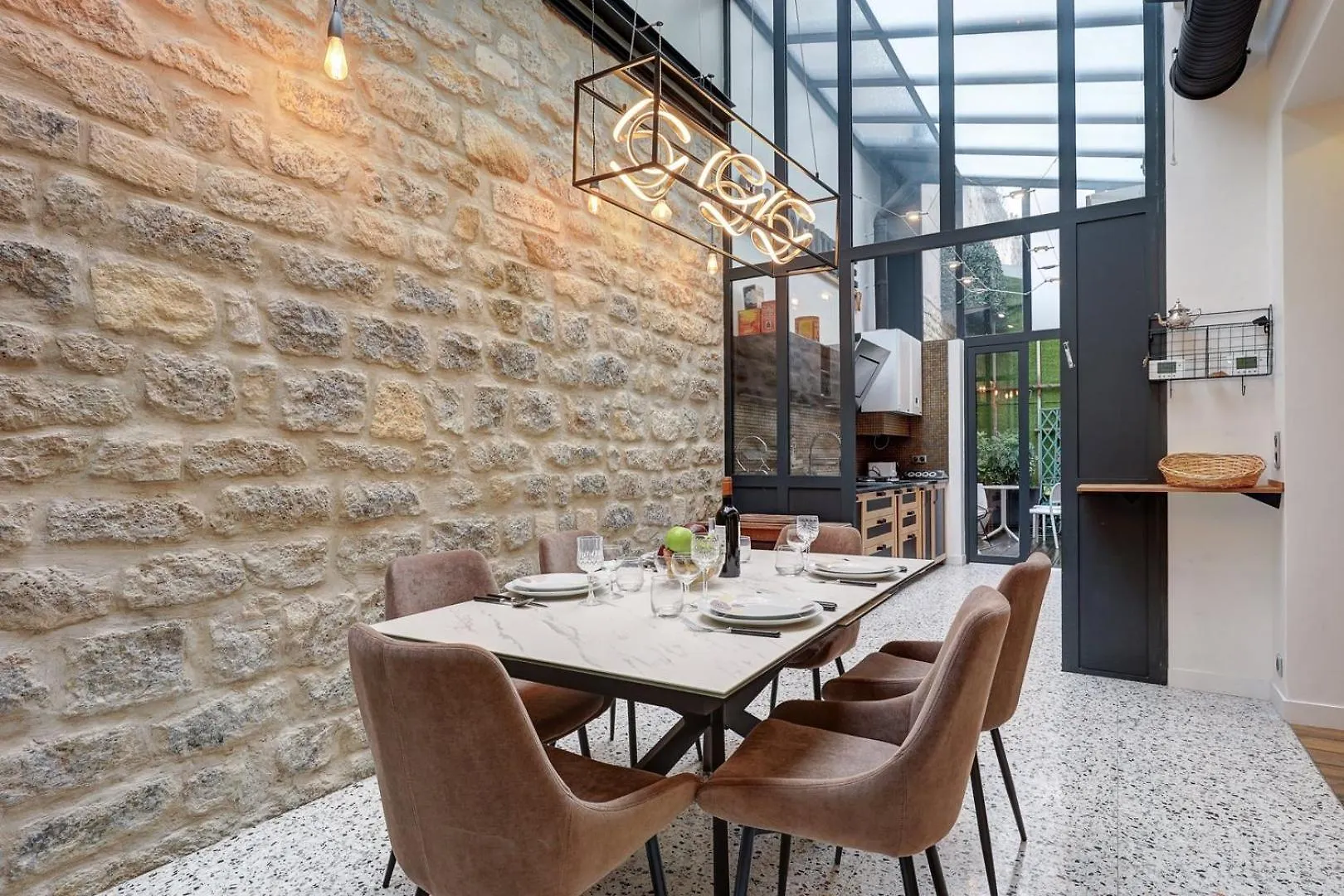 334 Parisian Loft - Superb Apartment In Paris France