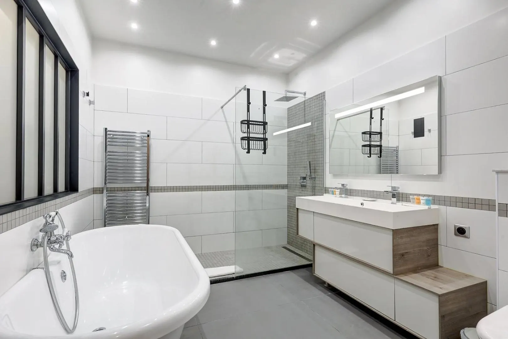 334 Parisian Loft - Superb Apartment In Paris 0*,